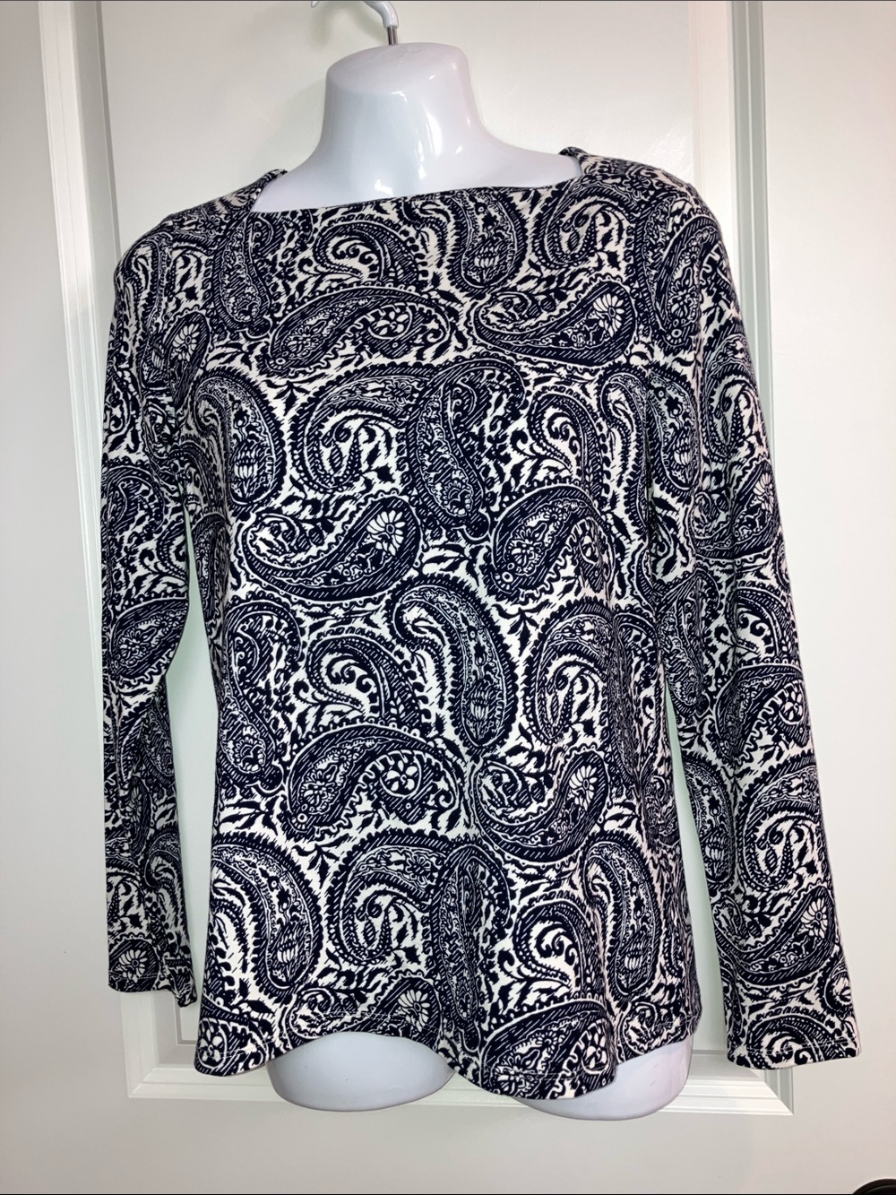 New Talbot size medium top petite navy white paisley